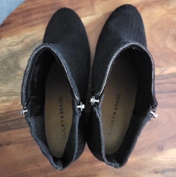 LUCKY BRAND Pagira Perforated Suede Ankle Boot Black Women's 8.5 - Picture 7 of 9